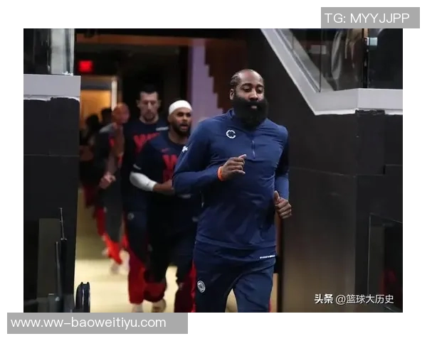 哈登36岁依然拼搏场均出战38分钟展现不屈精神如同地主家的驴 哈登36岁依然拼搏场均出战38分钟展现不屈精神如同地主家的驴