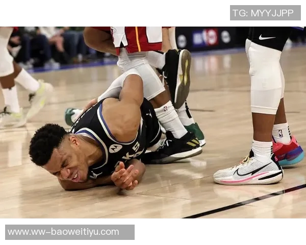 杜埃伤情乐观无需手术预计缺阵约七周球队面临挑战 杜埃伤情乐观无需手术预计缺阵约七周球队面临挑战